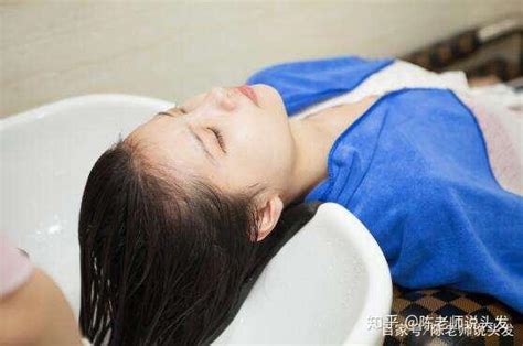 做餐饮怎样避免头发掉菜里