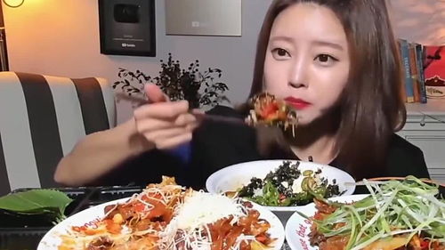 爱美食小姐姐文案