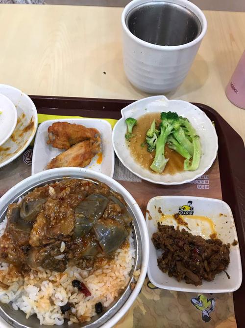 杭州萧山机场餐饮店几点开门