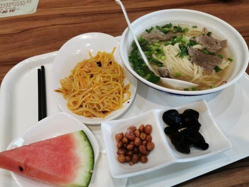 大连机场美食广场