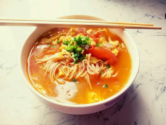 炝锅鸡蛋面的做法