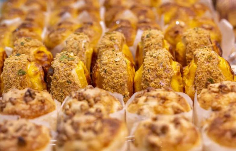 离机场最近的美食街