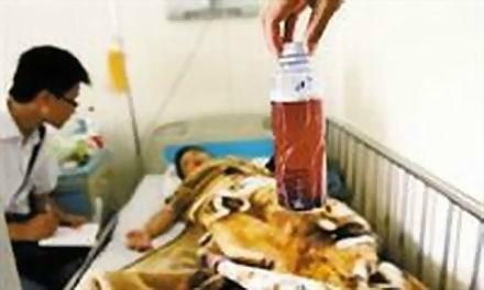 学校回应小学生将螺丝刀插进同学背部