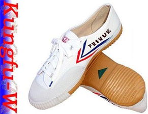 德训鞋回潮春夏时尚达人的新宠，如何穿搭提升回头率？