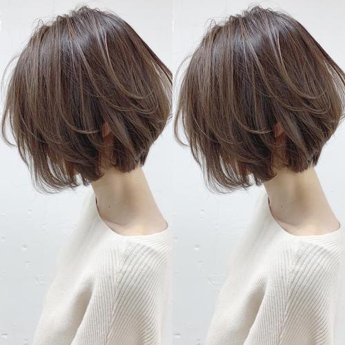 告别长发时代，齐脖波波头引领时尚新潮流