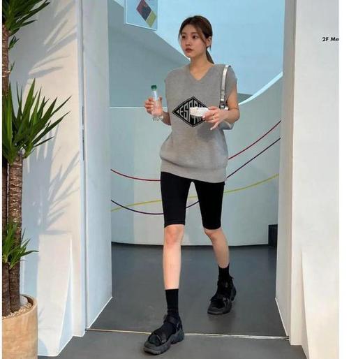 东北全智贤孙千与金高银卫衣短裤短裙的时尚革命