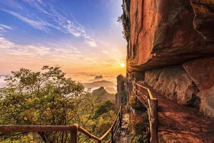 探秘岭南第一山自然与文化的完美融合**

**