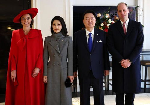 迪奥门之后，韩国总统夫人拎上了帆布包