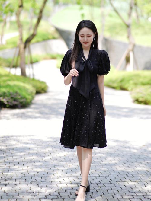 1.长裙的时尚魅力