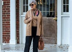 中老年女性的时尚选择运动鞋的舒适与优雅