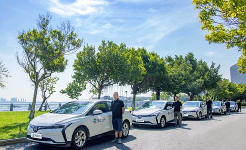 社保靠自己的网约车司机：收入下滑也快不想交了