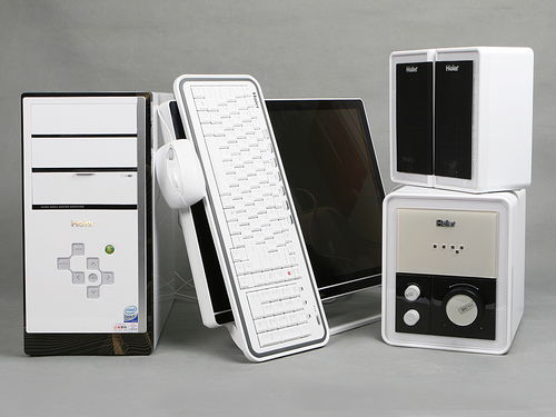 成都银行：上半年归母净利润亿元，同比增长%