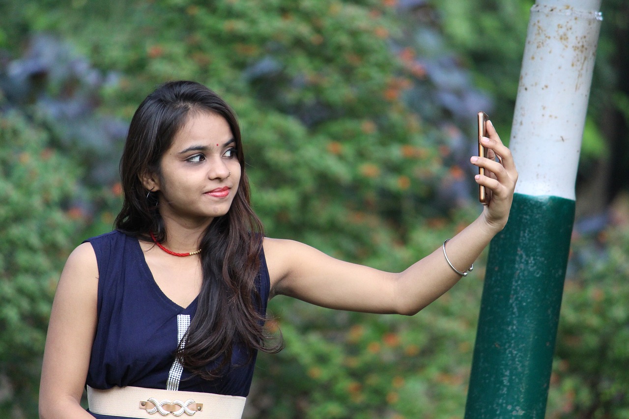 女子拍下贝碧嘉在她家上厕所