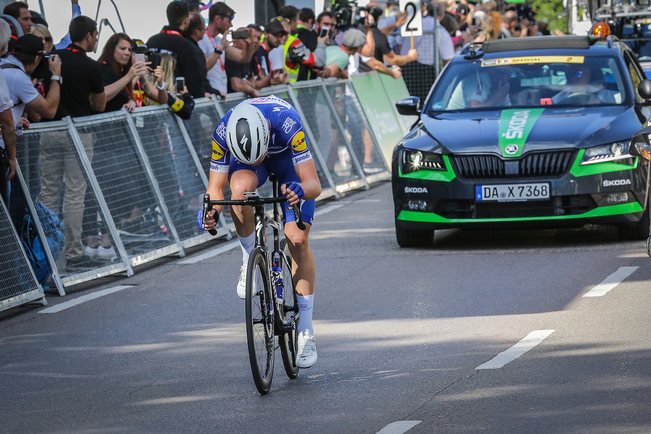 起底网络平台卖惨赛道，一场没有硝烟的财富竞赛