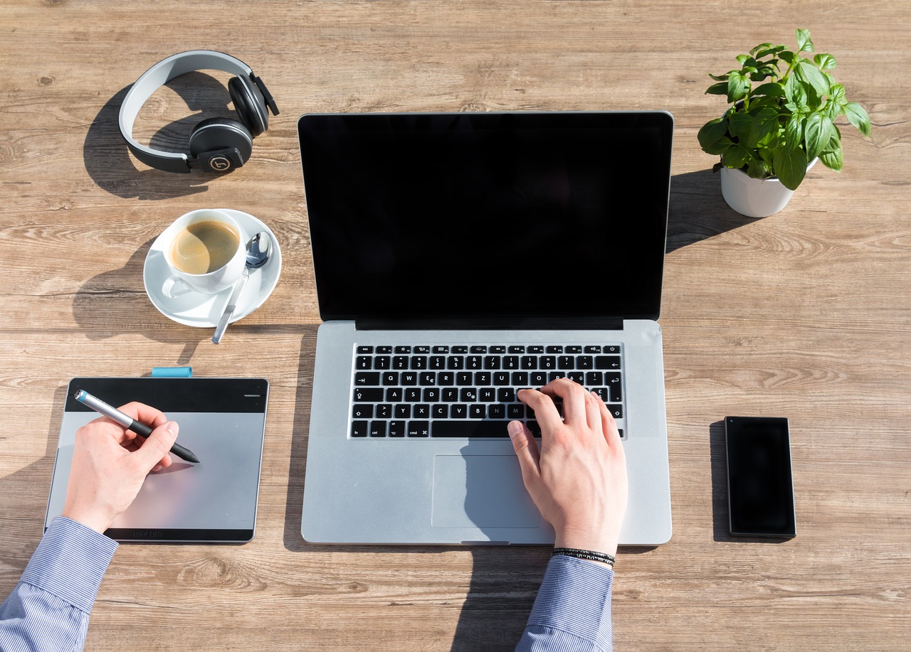 揭秘58月嫂，专业服务背后的行业深度解析