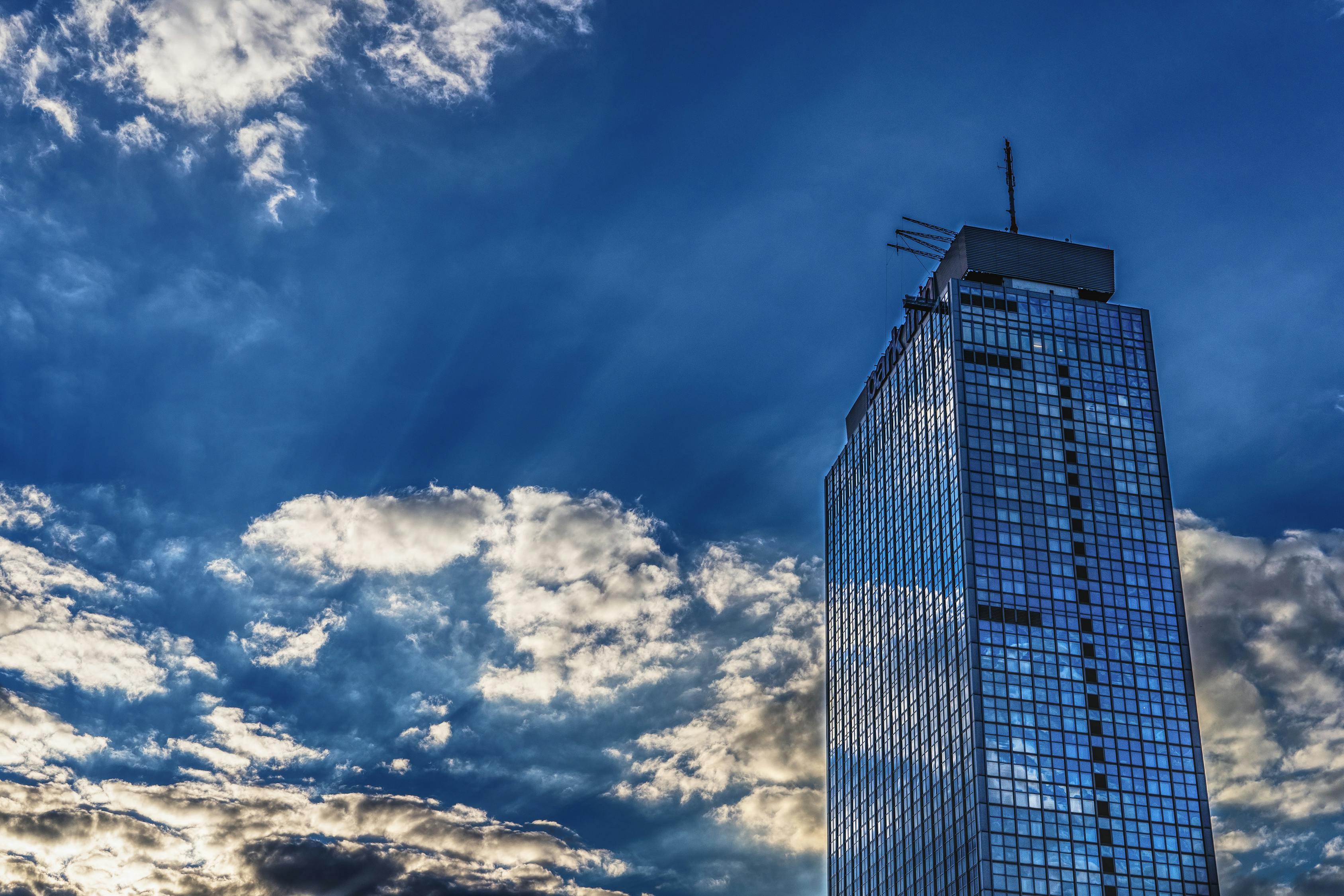 揭秘未来保险业力量之源，走进保险职业学院的教育深度探索