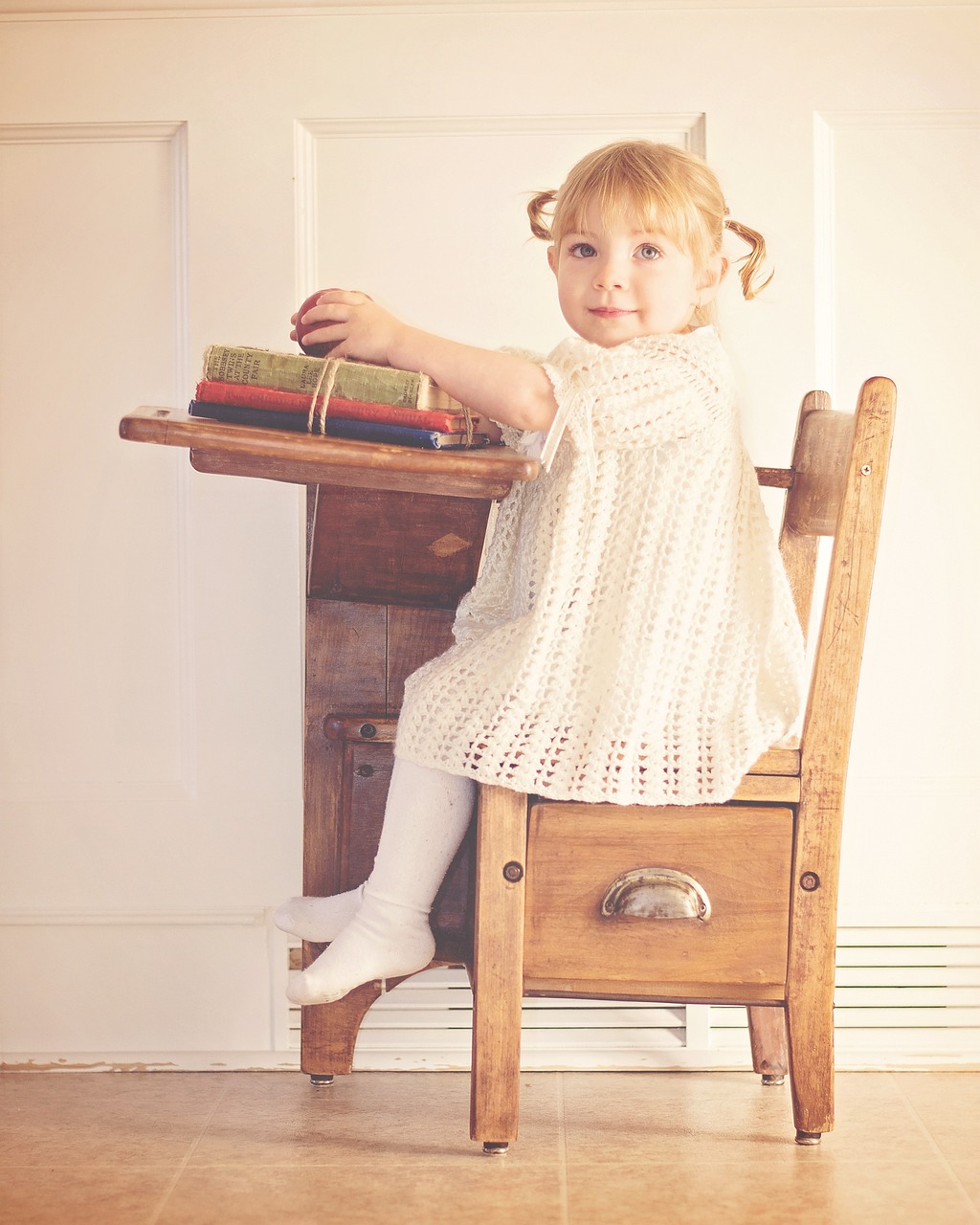 舍不得星星，年轻人过年坐小孩桌