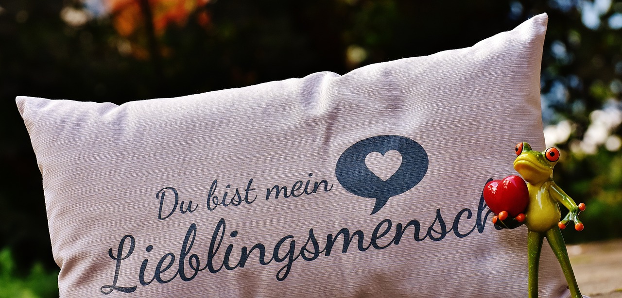 探讨一年中的那些浪漫瞬间，揭秘情人节的多元与深度