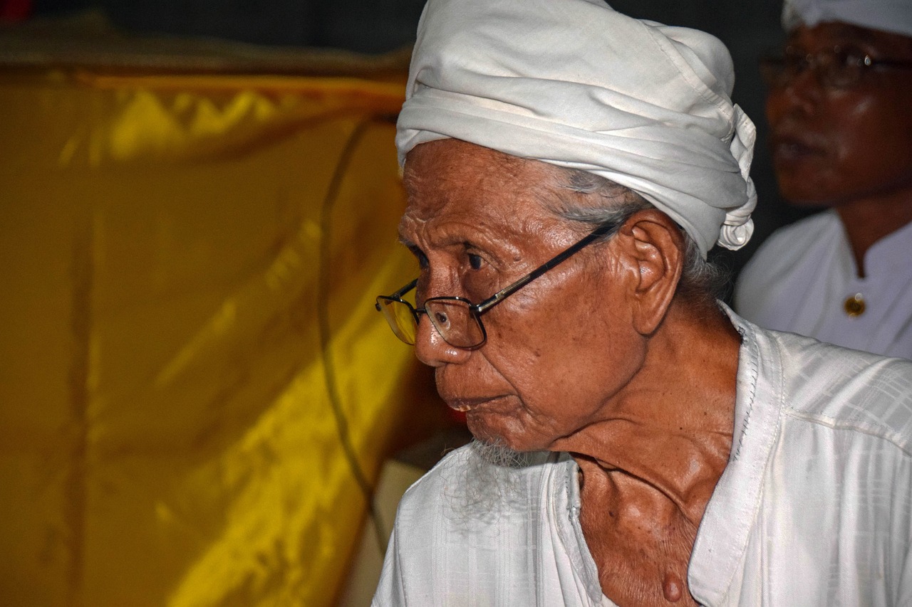 中老年保健，岁月的守护者，健康的生活艺术