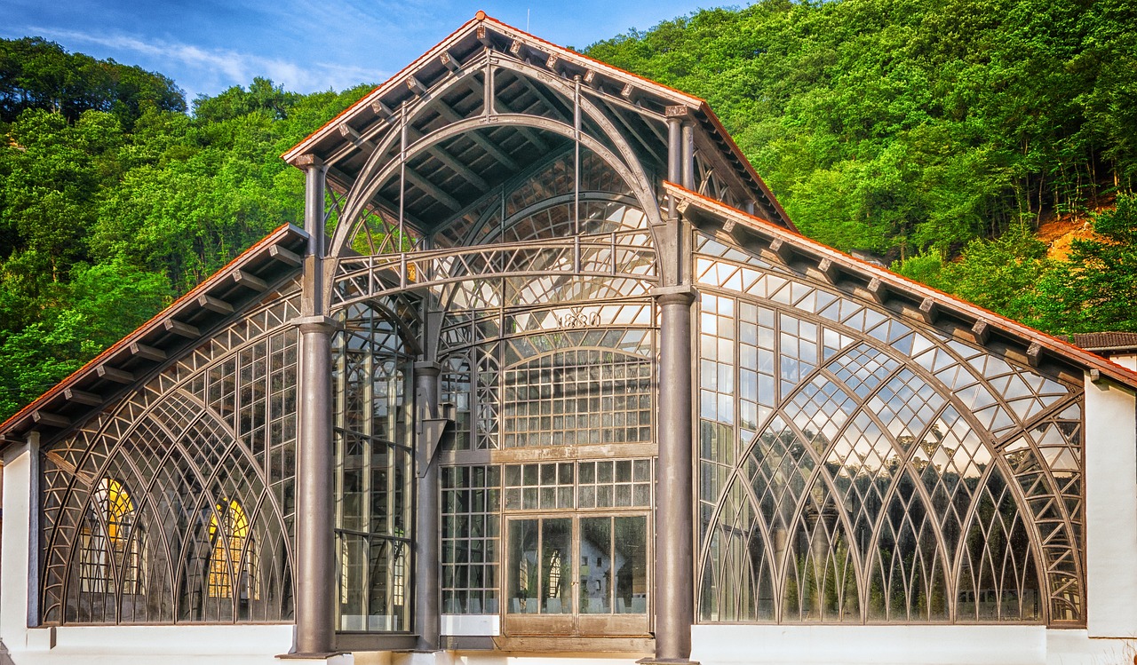 京城窗明几净，北京擦玻璃艺术与生活日常的交织