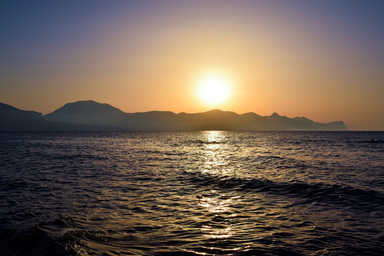 照亮平安夜，欢庆全球共度的温馨时刻