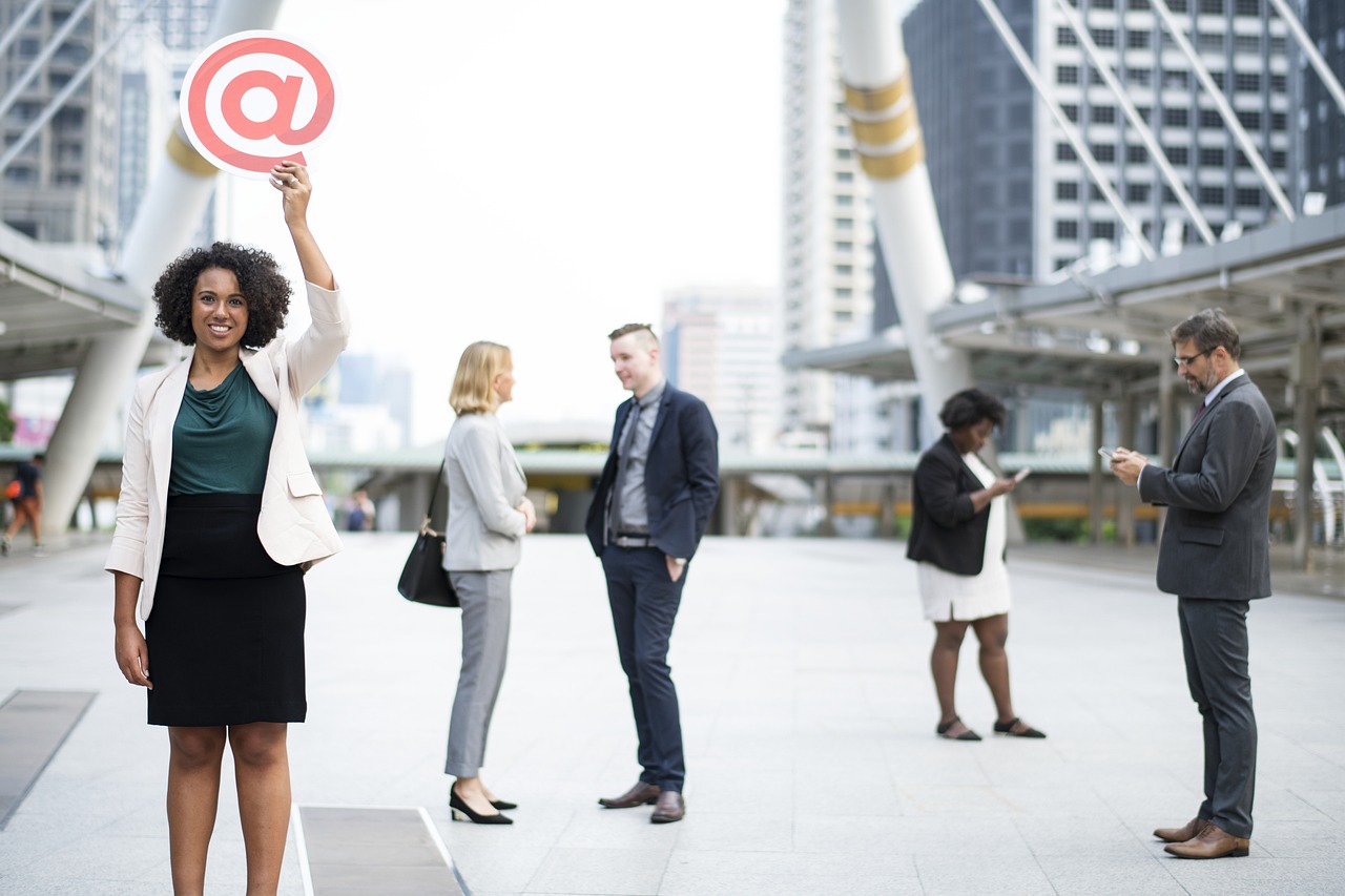 小巷人家关晓彤王安宇出场，演绎都市温情，传递家庭力量