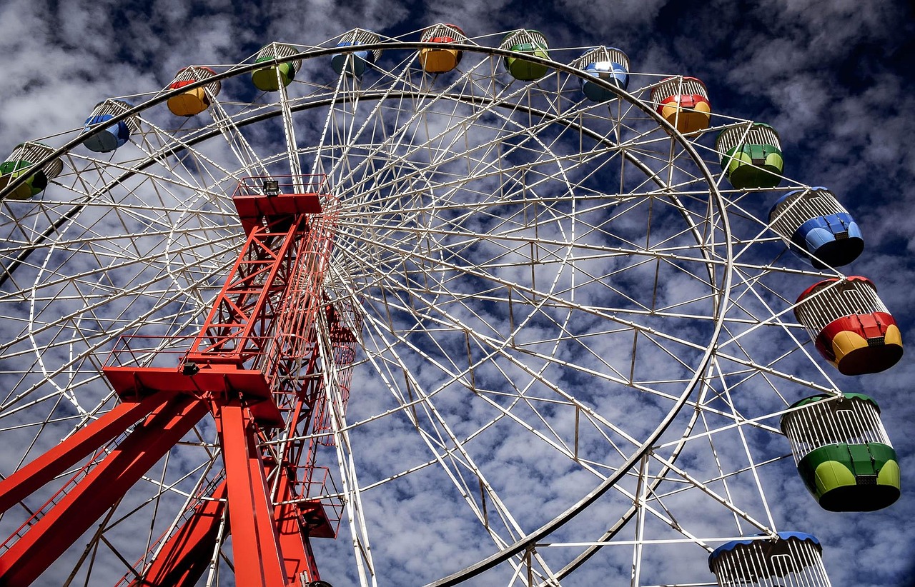 高速路上的免费狂欢，2021年大放假日背后的实惠与乐趣