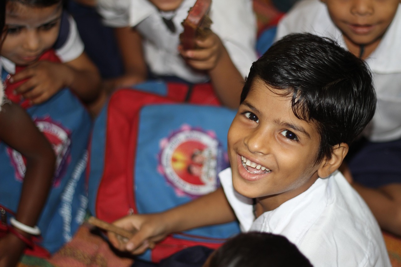 微短剧头部演员上桌了