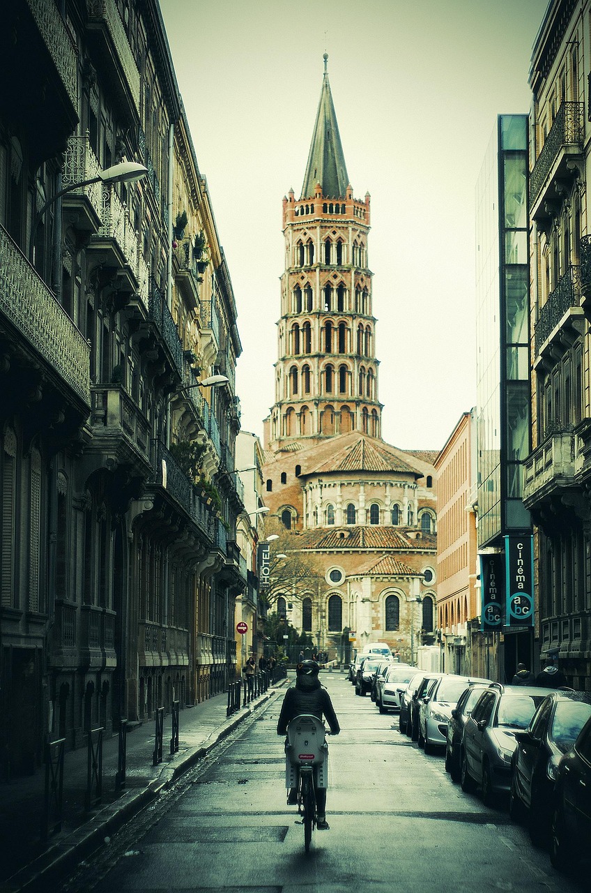 市井市侩，中国城市生活的缩影与文化解读