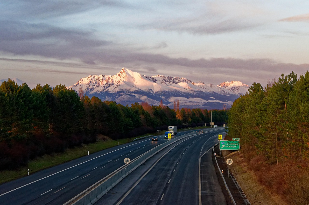 春节高速免费通行政策解读，8号上高速9号下是否免费？