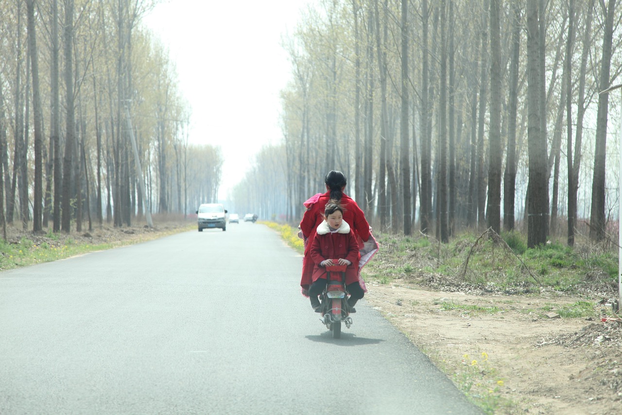 清明时节雨纷纷，高速免费行不行？2024年清明节高速公路免费政策解读