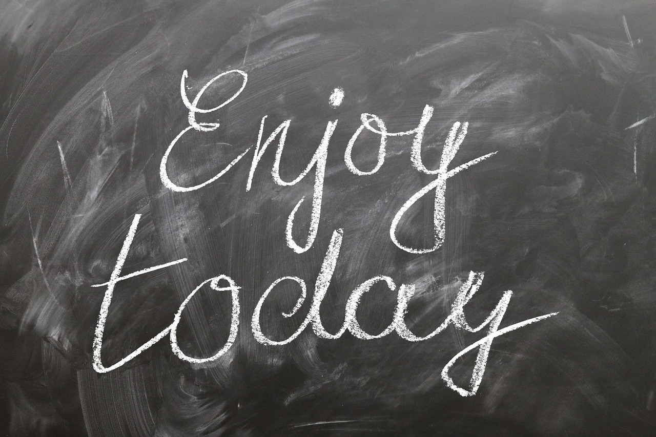 生活大爆炸第二季，免费享受科学与幽默的完美融合