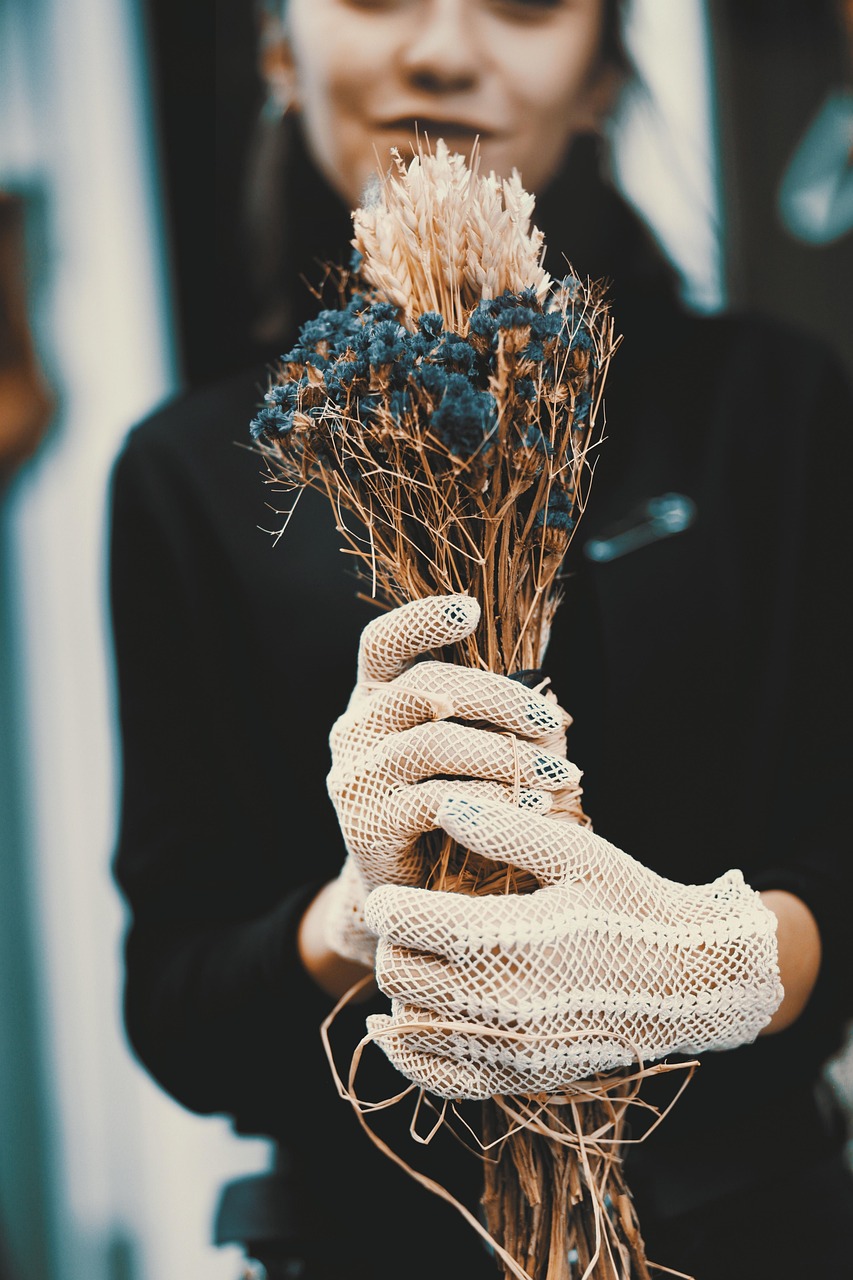 四方食事，一碗人间烟火，探索食物与情感的交织