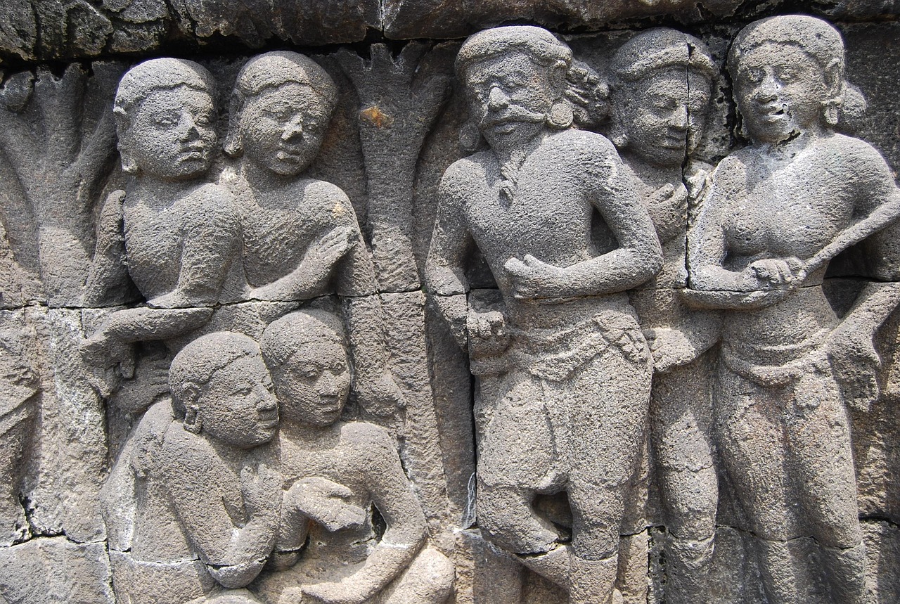 浦江，一条河流的多重身份与文化价值