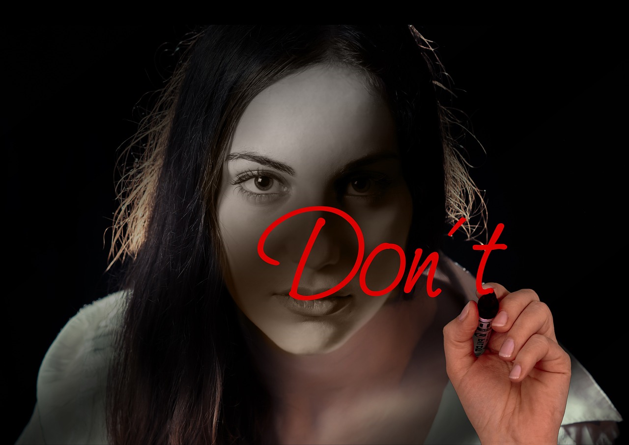 优雅从容，高情商女性如何看淡一切，释放内心的束缚