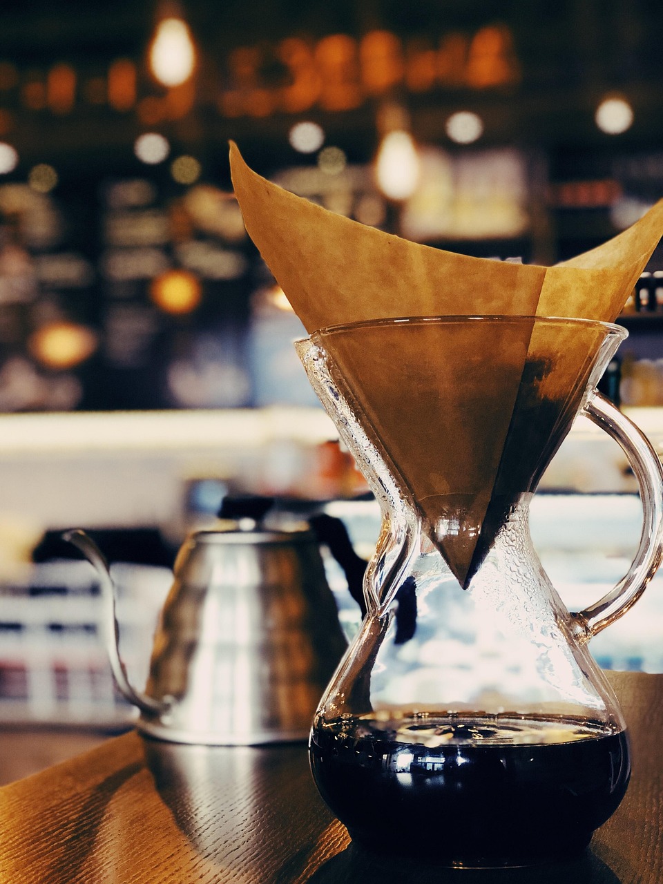 四方食事，一碗人生烟火，探索食物与生活的深层联系